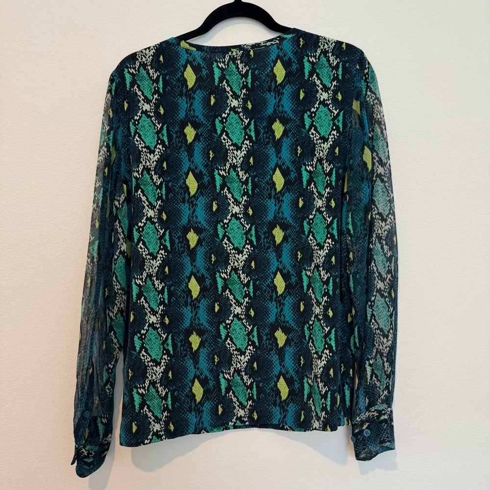 Equipment Femme 100% Silk Blue Snakeskin Print Sheer Long Sleeve Blouse - Picture 7 of 7
